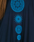 Lehké pončo Tabita – tmavě modré s ornamenty