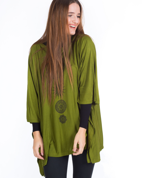 Lehké pončo Tabita – khaki s ornamenty Lehké pončo Tabita – khaki s ornamenty