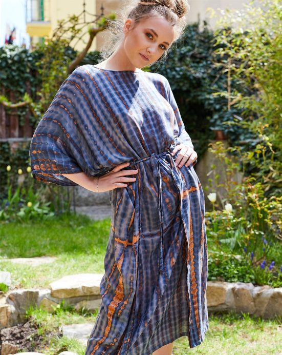 Kaftan Happy – stříbřitě šedý Kaftan Happy – stříbřitě šedý
