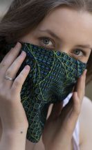 Textilní čelenka/rouška Thao – temně modrá s tečkami