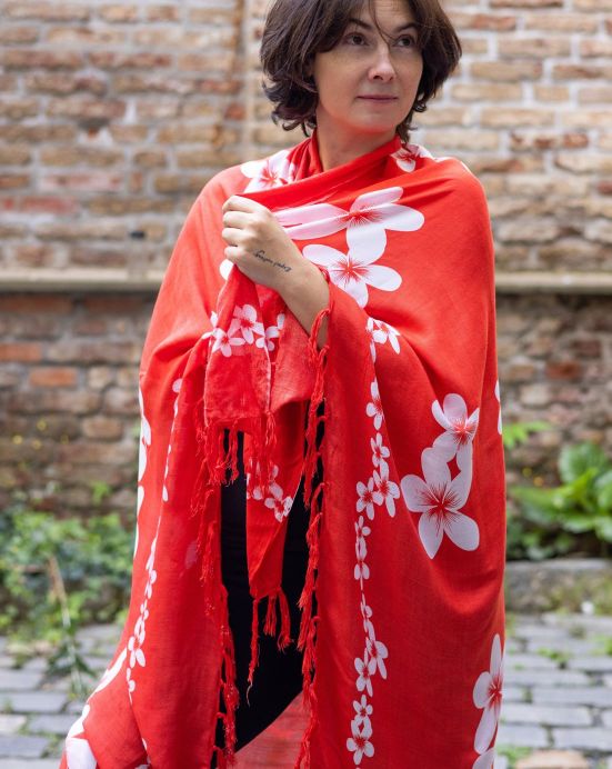Sarong Phula – červený s květem Sarong Phula – červený s květem