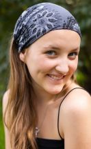 Textilní čelenka/rouška Thao – šedá s bílými květy