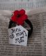 Gumička do vlasů Květ s perlou + Dopis od Myshi – červená s černou perlou