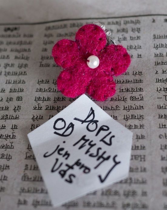 Brož - Květ s perlou + Dopis od Myshi – bordó