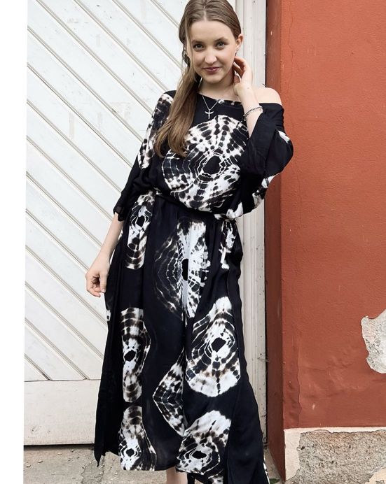 Kaftan Circle – bílo-černý Kaftan Circle – bílo-černý
